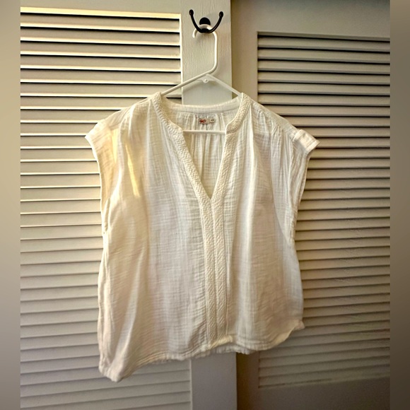 Faherty Top - Picture 1 of 5